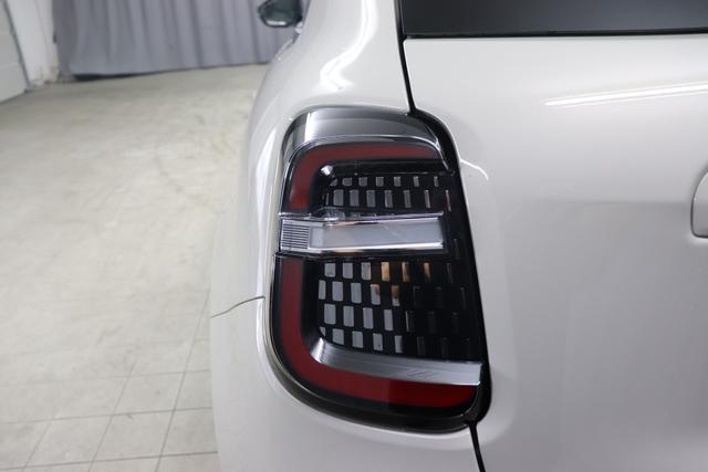 Fiat 600 La Prima Hybrid 1.2 74 kW € 270,49 Finanzierungsrate mtl. (100 PS) DCT Voll-LED-Scheinwerfer, 18"-Leichtmetallfelgen, 180°-Rückfahrkamera, 360°-„Drone View“-Parksensoren, Keyless Go & Passive Entry, Klimaautomatik, Teilautomatisiertes Fahren inkl. Adapti 