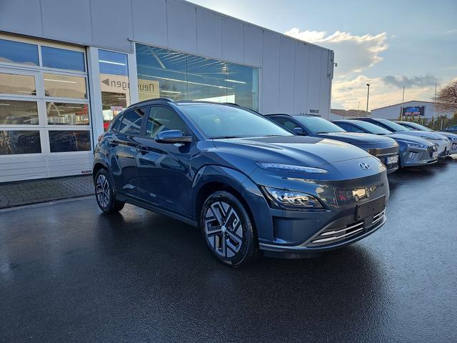 Hyundai KONA Advantage Elektro 100 kW Finanzierungsrate mtl. 270,49 Euro ! 5 Jahre Garantie (136 PS) 39,2kWh Klimaautomatik, Navigationssystem, Krell Soundsystem, DAB, Apple CarPlay, Android Auto, Bluetooth Freisprecheinrichtung, Rückfahrkamera, Lenkradheizung, Sitzheizung, 