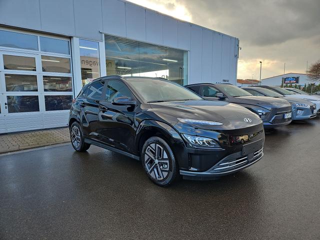 Hyundai KONA Advantage Elektro 100 kW Finanzierungsrate mtl. 270,49 Euro ! 5 Jahre Garantie (136 PS) 39,2kWh Klimaautomatik, Navigationssystem, Krell Soundsystem, DAB, Apple CarPlay, Android Auto, Bluetooth Freisprecheinrichtung, Rückfahrkamera, Lenkradheizung, Sitzheizung, 