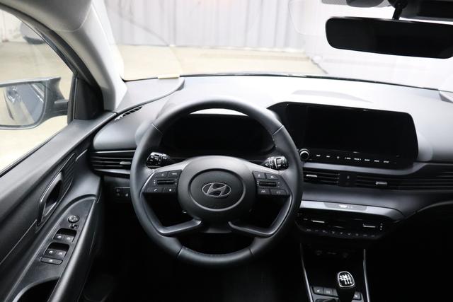 Hyundai i20 Family 1.2i 58 kW (79 PS) MEGA PREIS ! 5 Jahre Garantie Navigationssystem, Klimaautomatik, Sitzheizung, Lenkradheizung, Radio mit DAB, Apple CarPlay & Android Auto, Rückfahrkamera, Einparkhilfe hinten, Lichtsensor, Spurassistent, Fernlichtassistent, Verk 