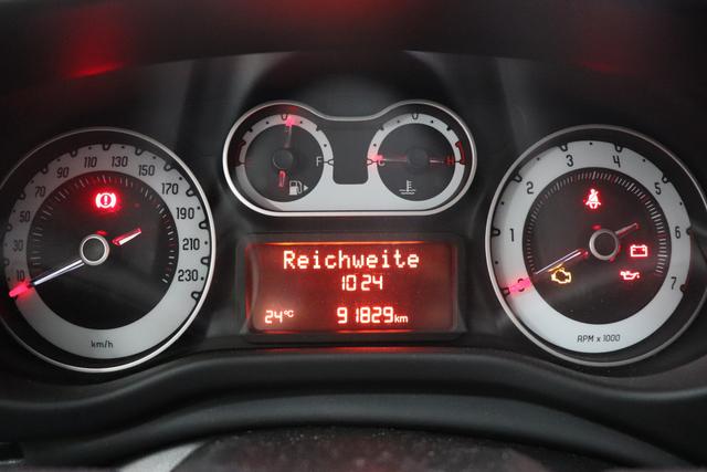 Fiat 500L Living POP Star 1.4 88kW (120PS) Navigationssystem mit Bluetooth und Freisprechanlage, Radio, Klimaanlage, Sitzheizung, Einparkhilfe hinten (PDC), uvm. 