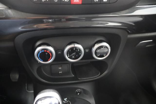 Fiat 500L Living POP Star 1.4 88kW (120PS) Navigationssystem mit Bluetooth und Freisprechanlage, Radio, Klimaanlage, Sitzheizung, Einparkhilfe hinten (PDC), uvm. 