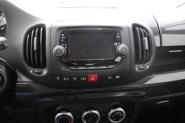 Fiat 500L Living POP Star 1.4 88kW (120PS) Navigationssystem mit Bluetooth und Freisprechanlage, Radio, Klimaanlage, Sitzheizung, Einparkhilfe hinten (PDC), uvm. 