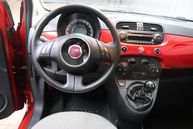 Fiat 500 Lounge 1,2 51 kW (69 PS) Klimaautomatik, Blue&Me Radio/CD mit Bluetooth Freisprecheinrichtung, AUX-Schnittstelle, 16" Leichtmetallfelgen, uvm. 