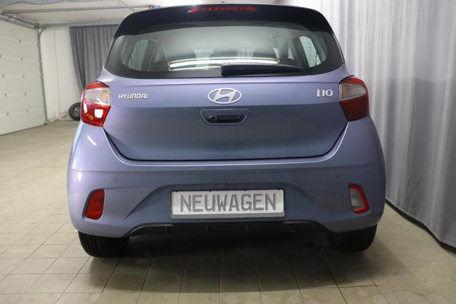 Hyundai i10 Comfort 1.2 5MT 62kW MEGA PREIS ! 5 Jahre Herstellergarantie (84 PS) Radio mit DAB, Apple CarPlay & Android Auto, Rückfahrkamera, 15" Leichtmetallfelgen, Tempolimitassistent, Spursicherheit, Sicherheit vorne, Fernlichtassistent, uvm. 