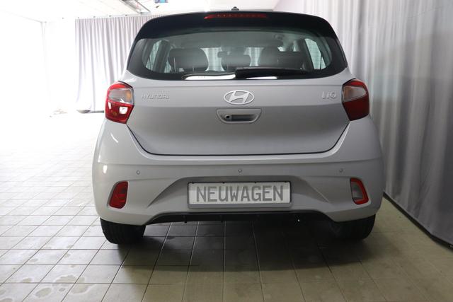 Hyundai i10 Comfort 1.2 5MT 62kW MEGA PREIS ! 5 Jahre Herstellergarantie (84 PS) Radio mit DAB, Apple CarPlay & Android Auto, Rückfahrkamera, 15" Leichtmetallfelgen, Tempolimitassistent, Spursicherheit, Sicherheit vorne, Fernlichtassistent, uvm. 