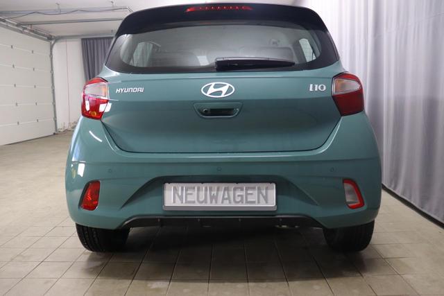 Hyundai i10 Comfort 1.2 5MT 62kW MEGA PREIS ! 5 Jahre Herstellergarantie (84 PS) Radio mit DAB, Apple CarPlay & Android Auto, Rückfahrkamera, 15" Leichtmetallfelgen, Tempolimitassistent, Spursicherheit, Sicherheit vorne, Fernlichtassistent, uvm. 