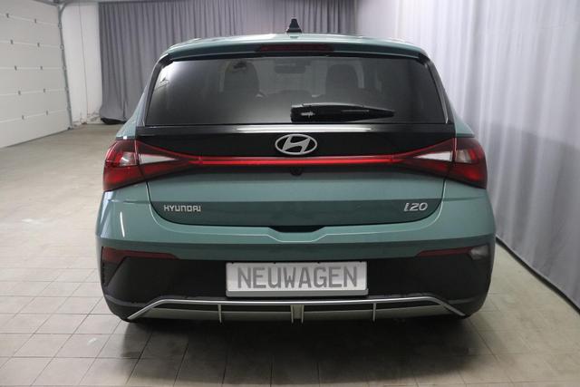 Hyundai i20 Comfort 1.2 58 kW (79 PS) Klimaanlage, Navigationssystem, Radio mit DAB, Apple CarPlay & Android Auto, Rückfahrkamera, Einparkhilfe hinten, Lichtsensor, Spurhalteassistent, Fernlichtassistent, Verkehrszeichenassistent uvm. 