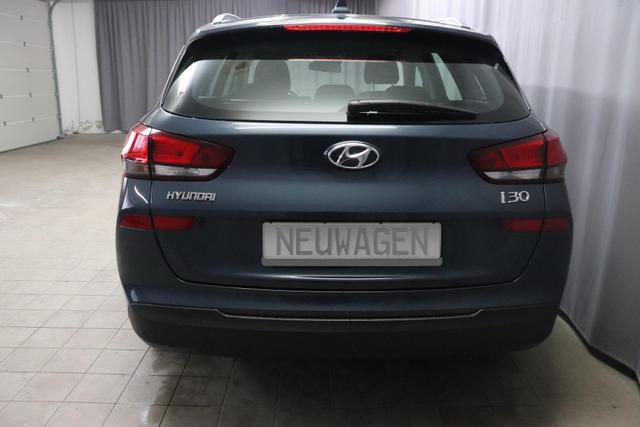 Hyundai i30 Kombi Comfort CP 1.5 81kW FL, 5 Jahre Herstellergarantie MEGA PREIS ! Sitzheizung, Klimaanlage, Radio DAB, Freisprecheinrichtung, Lichtsensor, Geschwindigkeitsbegrenzer, Spurassistent, PDC hinten, Nebelscheinwerfer, 16 Zoll Leichtmetallfelgen, uvm. 