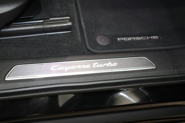 Porsche Cayenne Turbo 