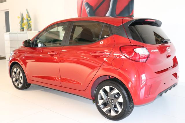 Hyundai i10 i Line Plus 1.2 61 kW MEGA PREIS ! 5 Jahre Garantie (84 PS) Klimaanlage, Radio/DAB, Bluetooth, Apple CarPlay & Android Auto, Einparkhilfe hinten, Lichtsensor, Fahrersitz höhenverstellbar, 15" Leichtmetall-Felgen, uvm. 