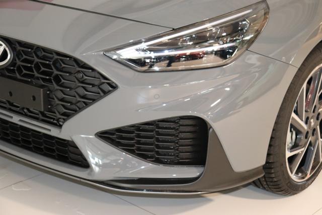 Hyundai i30 N Line 1.5 TGDi 117 kW (160 PS) Navigationssystem, DAB, Bluetooth, Android Auto, Apple CarPlay, 2-Zonen-Klimaautomatik, Rückfahrkamera, Sitzheizung, Lenkradheizung, 18" Leichtmetallfelgen, uvm. 