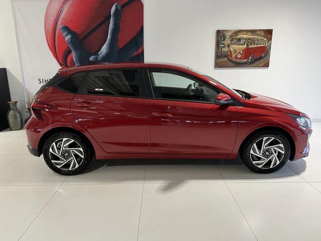 Hyundai i 20 1,0 T GDI 100 PS Family Dragon Red Perl