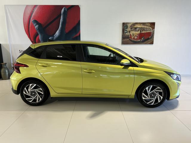 Hyundai i20 1,2 Family Lucid Lime metallic