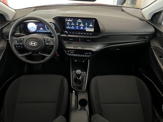 Hyundai i20 1,2 Family Dragon Red Perl