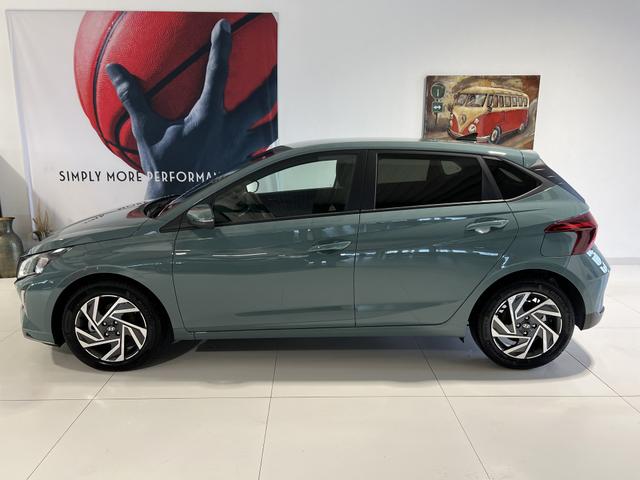 Hyundai i20 1.0 T-GDi 7DCT Family Mangrove Green