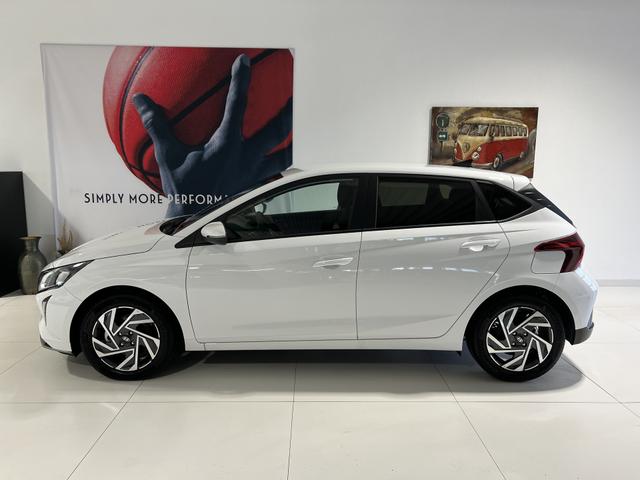 Hyundai i20 1,0 T GDI 100 PS Family Atlas White