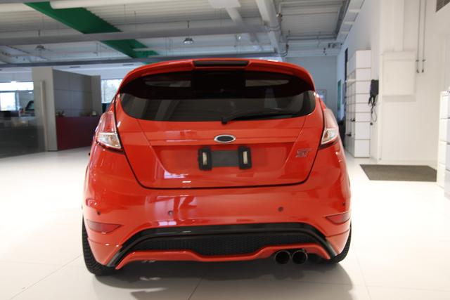 Ford Fiesta ST 1.6 EcoBoost 