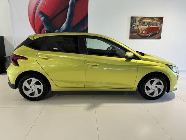 i20 GO! Lucid Lime Metallic, Beispielbilder, ggf. teilweise mit Sonderausstattung