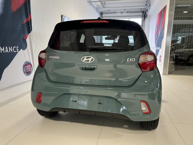 Hyundai i10 Go Plus MT Mangrove Green, Beispielbilder