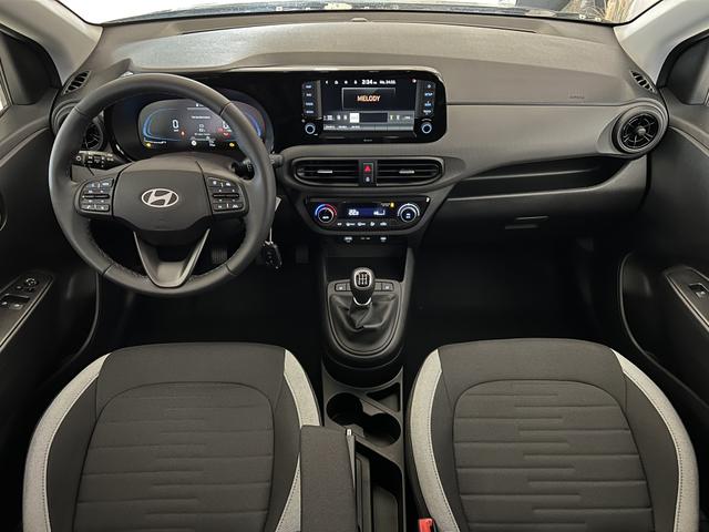 Hyundai i10 Go Plus MT Mangrove Green, Beispielbilder