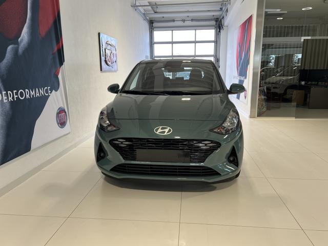 Hyundai i10 Go Plus MT Mangrove Green, Beispielbilder