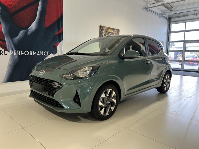 Hyundai i10 Go Plus MT Mangrove Green, Beispielbilder, teilweise mit Sonderausstattung