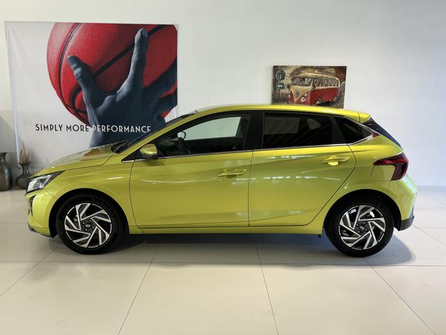 Hyundai i20 GO Plus 1.0 T-GDI DCT Lucid Lime Metallic, Beispielbilder, teilweise mit Sonderausstattung