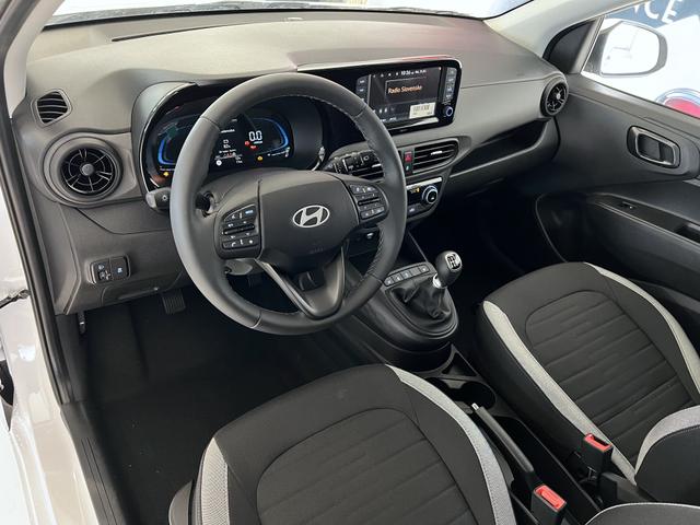 Hyundai i10 Go Plus 1.0 Atlas White, Beispielbilder, teilweise mit Sonderausstattung