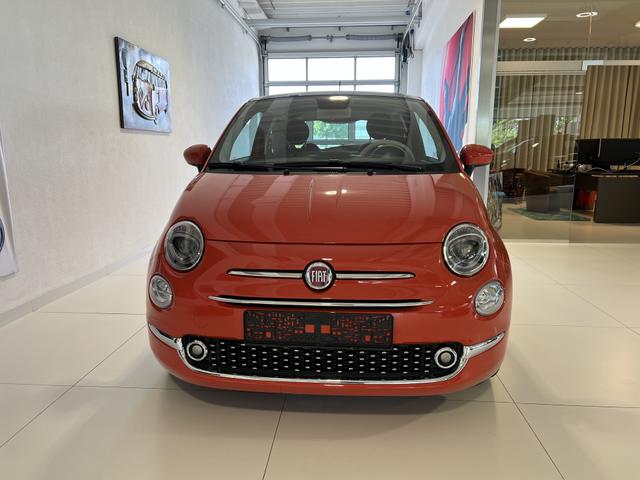 Fiat 500 - DOLCEVITA 1,0 Hybrid, Tech-Paket - Radio mit 7"-Bildschirm Navigationssystem, Multifunktionslenkrad, Lichtsensor- und Regensensor, Klimaautomatik, 16"-Leichtmetallfelgen, Getönte Seitenscheiben hinten, Parksensoren hinten uvm.