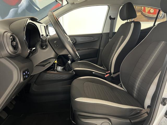 Hyundai i10 Edition 30