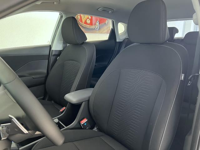 Hyundai Kona EV Atlas White