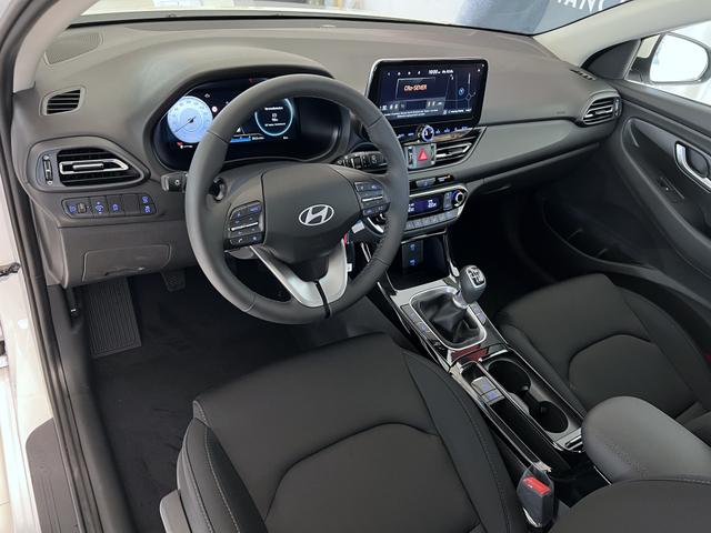 Hyundai i30 GO Atlas White