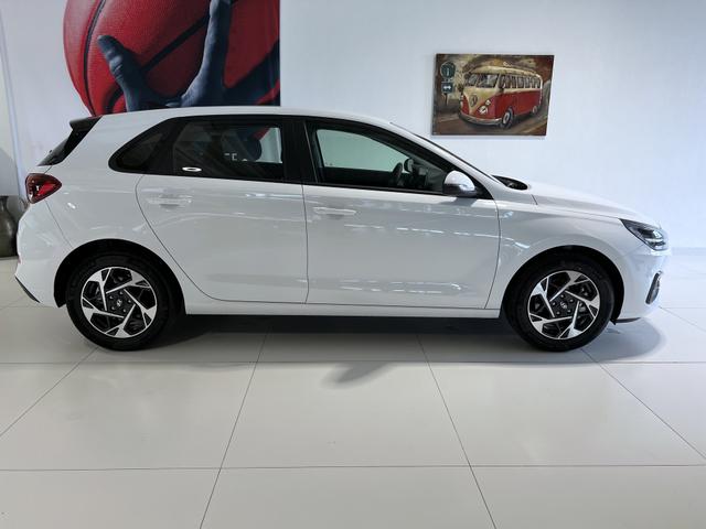 Hyundai i30 GO Atlas White