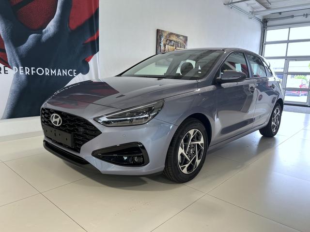 Hyundai i30 - GO 1.0 T-GDI 73 kW (100 PS) 2-Zonen-Klimaautomatik, Einparkhilfe vorne und hinten, Rückfahrkamera, LED-Scheinwerfer, Sitzheizung, Lenkradheizung, Navigationssystem, Radio mit DAB, Apple CarPlay, Android Auto, 16 Zoll Leichtmetallfelgen, uvm.