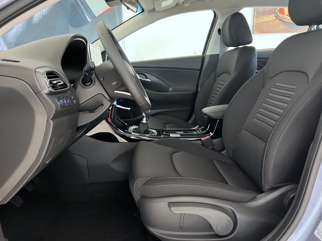 Hyundai i30 GO Meta Blue Pearl