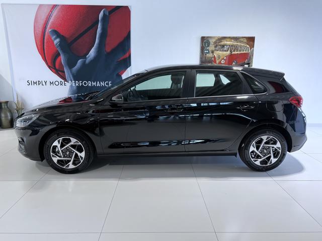Hyundai i30 GO Abyss Black