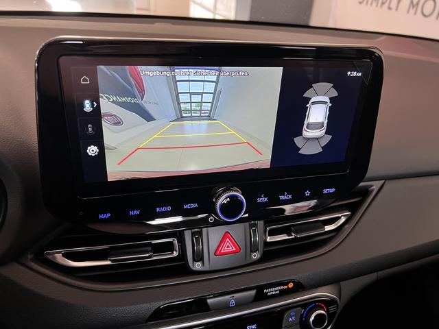 Hyundai i30 Go Engine Red