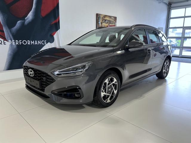 Hyundai i30 - GO 1.0 T-GDi 73 kW (100 PS) 2-Zonen-Klimaautomatik, Toter-Winkel-Assistent, Sitzheizung, Lenkradheizung, Navigationssystem, DAB, Apple CarPlay, Android Auto, Bluetooth, Digitales Cockpit, Dachreling, 16 Zoll Leichtmetallfelgen, uvm.