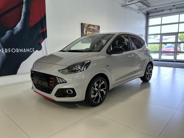Hyundai i10 - N Line 1.0 T-GDI 66 kW (90 PS) NLine-Interieur-Paket, Lenkradheizung, Sitzheizung, Klimaautomatik, Radio, DAB, Apple CarPlay, Android Auto, Navigationssystem, Rückfahrkamera, Verkehrszeichenerkennung, Tempomat, 16 Zoll Leichtmetallfelgen, uvm.