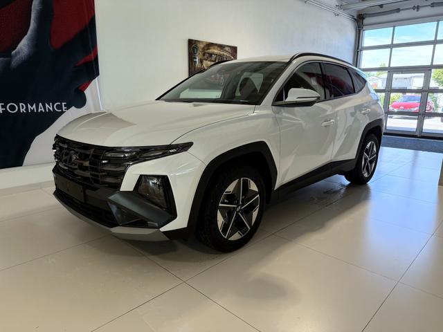 Hyundai TUCSON - GO 1.6 T-GDI 48V 2WD DCT 117 kW (160 PS) Lenkradheizung, Sitzheizung, 2-Zonen-Klimaautomatik, Navigationssystem, Android Auto, Apple CarPlay, Induktive Ladestation, Radio, DAB, Smart-Key, Privacy Glass, Rückfahrkamera, 18 Zoll Leichtmetallfelgen, uvm.
