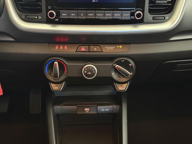 Kia Stonic Blau
