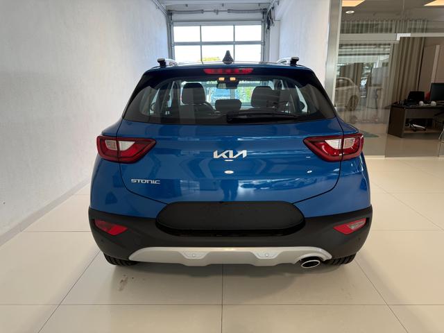 Kia Stonic Blau