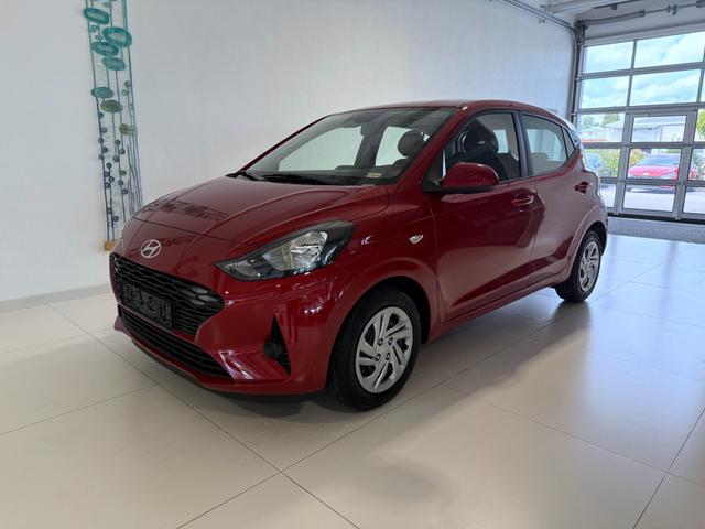 Hyundai i10 - GO 1.0 MT 46 kW (63 PS) Klimaanlage, Sitzheizung, Lenkradheizung, Navigationssystem, Radio, DAB, Bluetooth, Android Auto, Apple CarPlay, Rückfahrkamera, Einparkhilfe hinten, Fernlichtassistent, Lichtsensor, uvm.