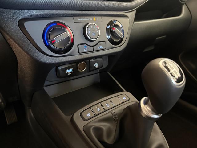 Hyundai i10 Go Rot