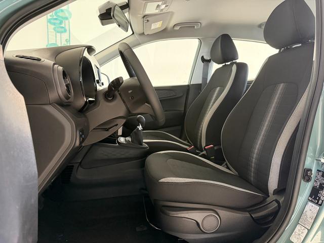 Hyundai i10 GO Mangrove Green