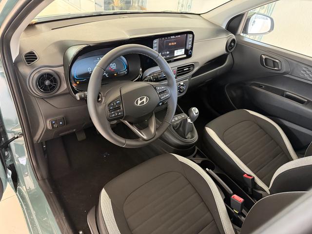 Hyundai i10 GO Mangrove Green