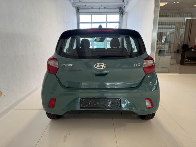 Hyundai i10 GO Mangrove Green