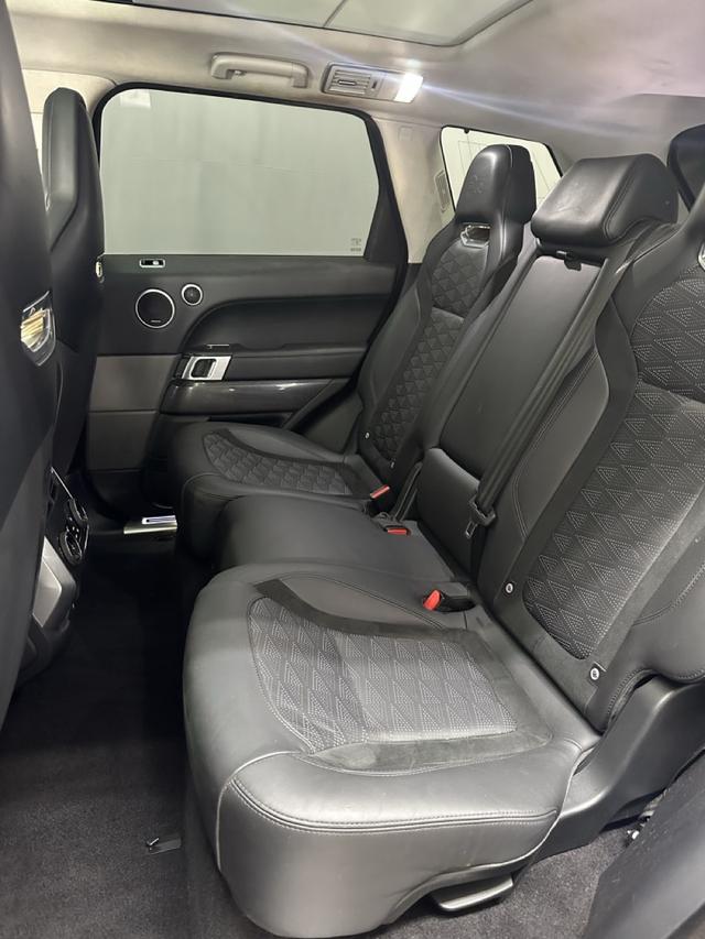 Range Rover SVR Carbon