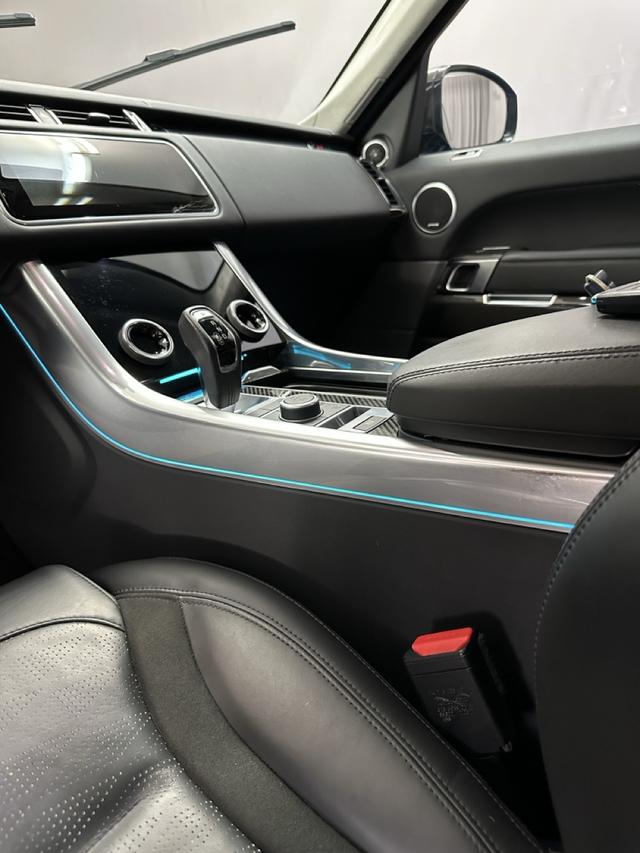 Range Rover SVR Carbon